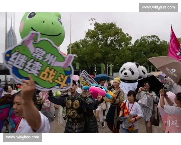 年前背洞的球童小姐姐,年后竟成大赛 “梗王” 年前背洞的球童小姐姐,年后竟成大赛 “梗王”