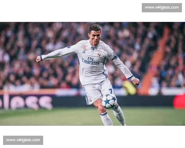 吉拉西梅开二度终结拉莫斯！欧冠金靴盛赞传奇后卫：这是顶级对抗