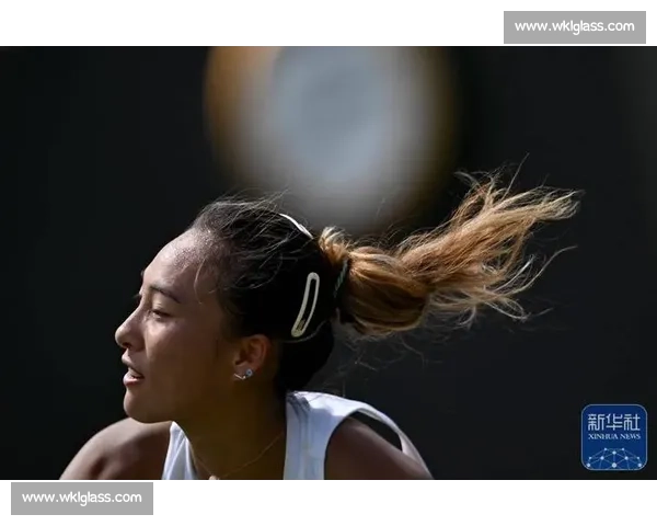 温网直击：郑钦文激战三盘憾负西尼亚科娃 高清大图速递