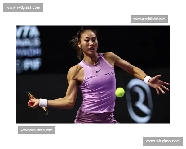 郑钦文破发关键局点燃逆转希望！首盘 3 平展现大心脏特质