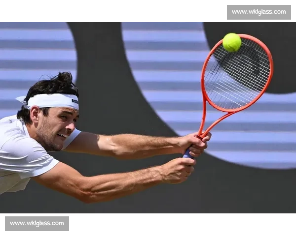 弗里茨直落两盘横扫阿利亚西姆，强势晋级斯图加特大师赛决赛